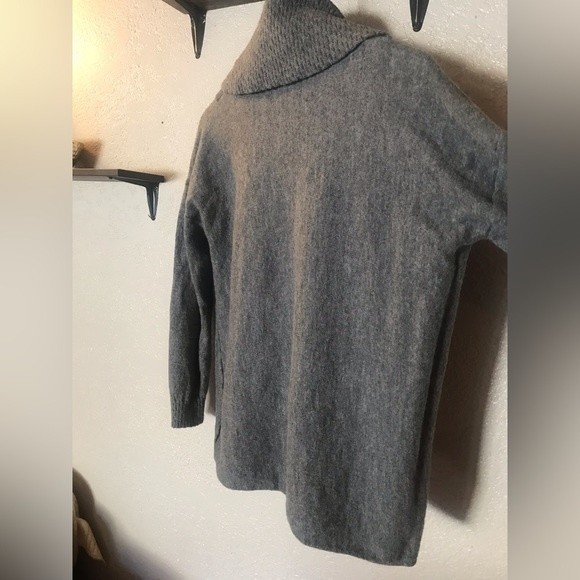 Ellen Tracy 100% Merino Wool Pullover sweater - Picture 4 of 7